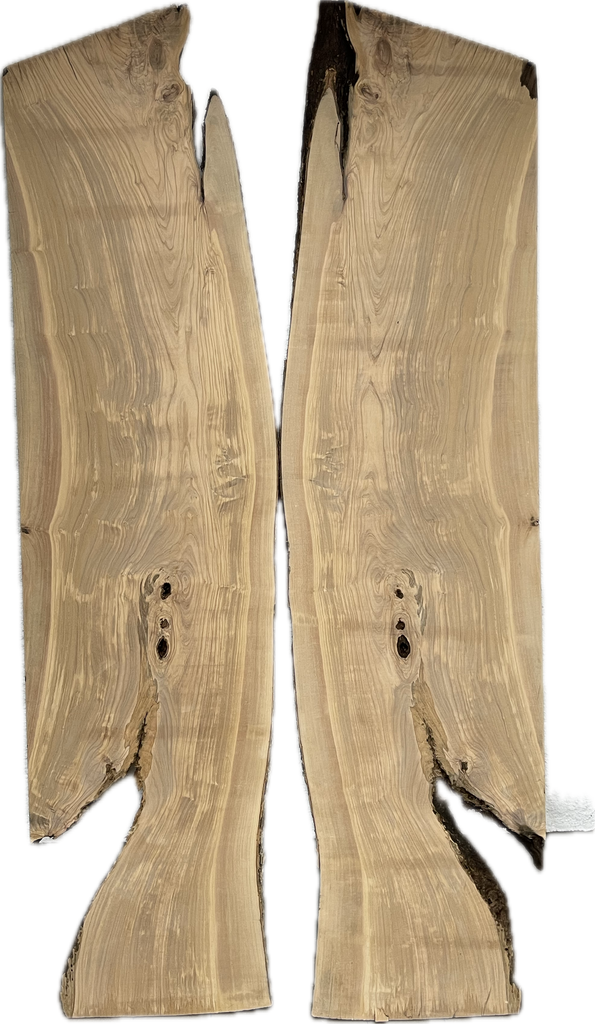 Zweiteiliges River-Table-Set aus Olivenholz mit markanter Maserung, Astlöchern und natürlicher Außenform – freigestellt auf hellem Hintergrund